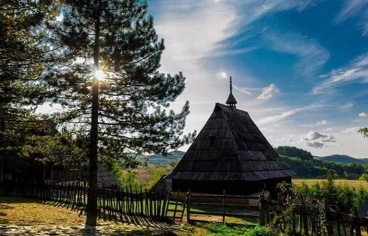 Apartmani Milic Sirogojno Exteriör bild