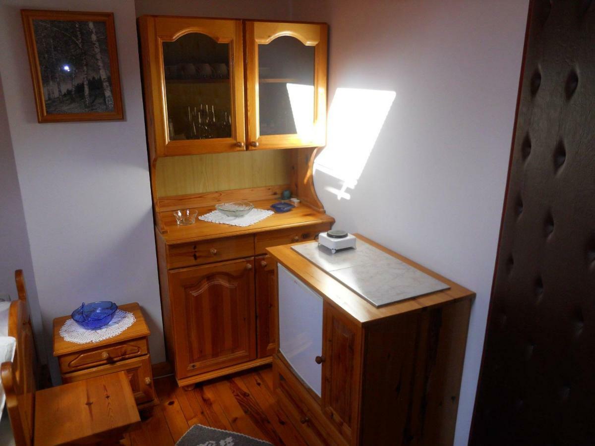 Apartmani Milic Sirogojno Rum bild